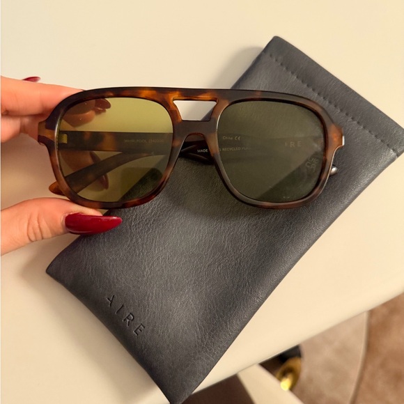 Tortoise Shell Sunglasses - Picture 4 of 5